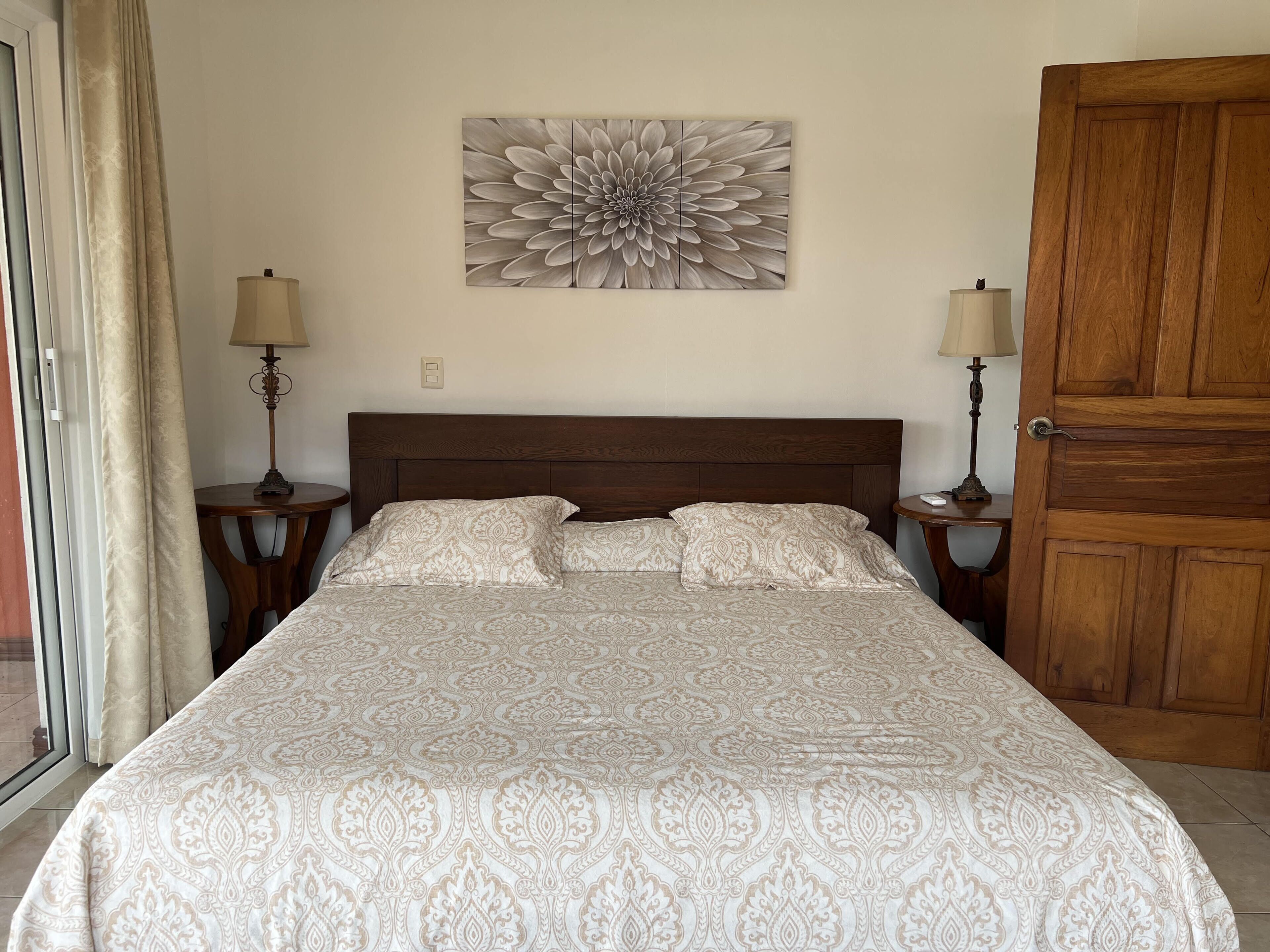 3 chambres, fer et planche à repasser, lit parapluie, Wi-Fi gratuit