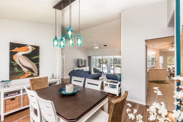 Dining - Tropical Perfection!  3 BR/2 BA & HEATED POOL! Close to beaches, WiFi (Sebastian)