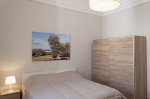 2 chambres, fer et planche à repasser, lit parapluie, Wi-Fi gratuit