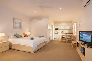 1 bedroom, iron/ironing board, WiFi, bed sheets