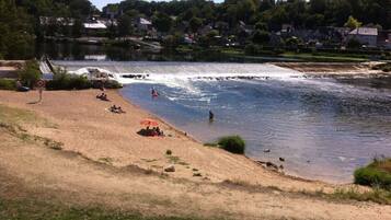 Plage, chaises longues