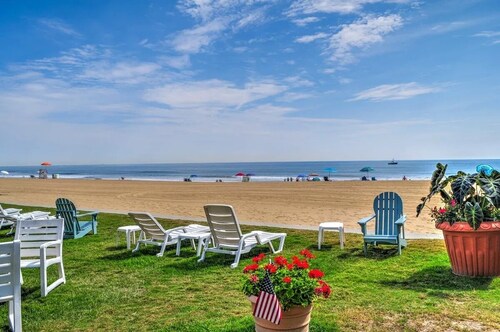 Oceanfront / Boardwalk, Poolside Studio w / Saltwater pool