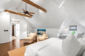 4 slaapkamers, een kluis op de kamer, een strijkplank/strijkijzer