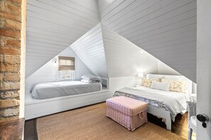 4 slaapkamers, een kluis op de kamer, een strijkplank/strijkijzer