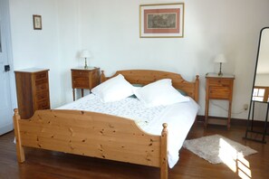 3 bedrooms, iron/ironing board, free WiFi, bed sheets - Beautiful cottage in Most Beautiful Village (Belvès)