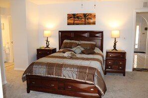 3 habitaciones, tabla de planchar con plancha, wifi y ropa de cama 