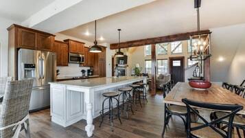 冰箱、微波炉、烤箱、炉灶