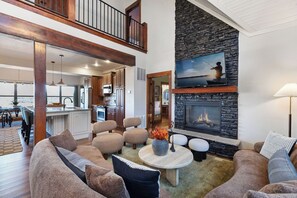 Smart TV, chimenea, videojuegos y reproductor de DVD 