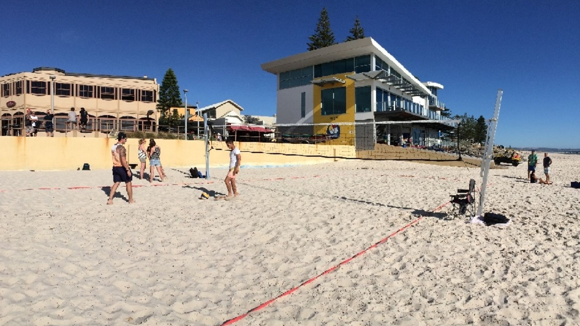 FUNKY TWO BEDS                          Cozy: Quirky: Comfy. Come stay! — image 9