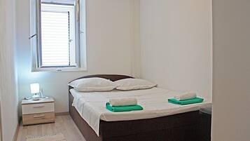 3 bedrooms, soundproofing, iron/ironing board, WiFi