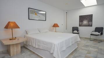 3 chambres, fer et planche à repasser, Wi-Fi gratuit, draps fournis