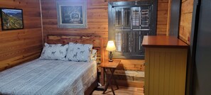 4 chambres, bureau, fer et planche à repasser, lit parapluie