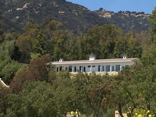 Malibu Getaway-Relaxation Destination-Ocean view-Beaches, Hiking, Shops, Dining