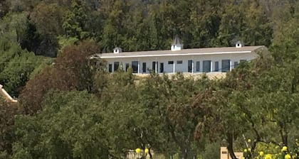 Malibu Getaway-Relaxation Destination-Ocean view-Beaches, Hiking, Shops, Dining