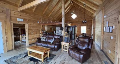 Sneaky Bear's Hideaway - Upouusi Luxury Lakeview Cabin lähellä Red River Gorge