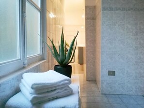 Interior - Lovely Apartment For 2 In Downtown (Como)