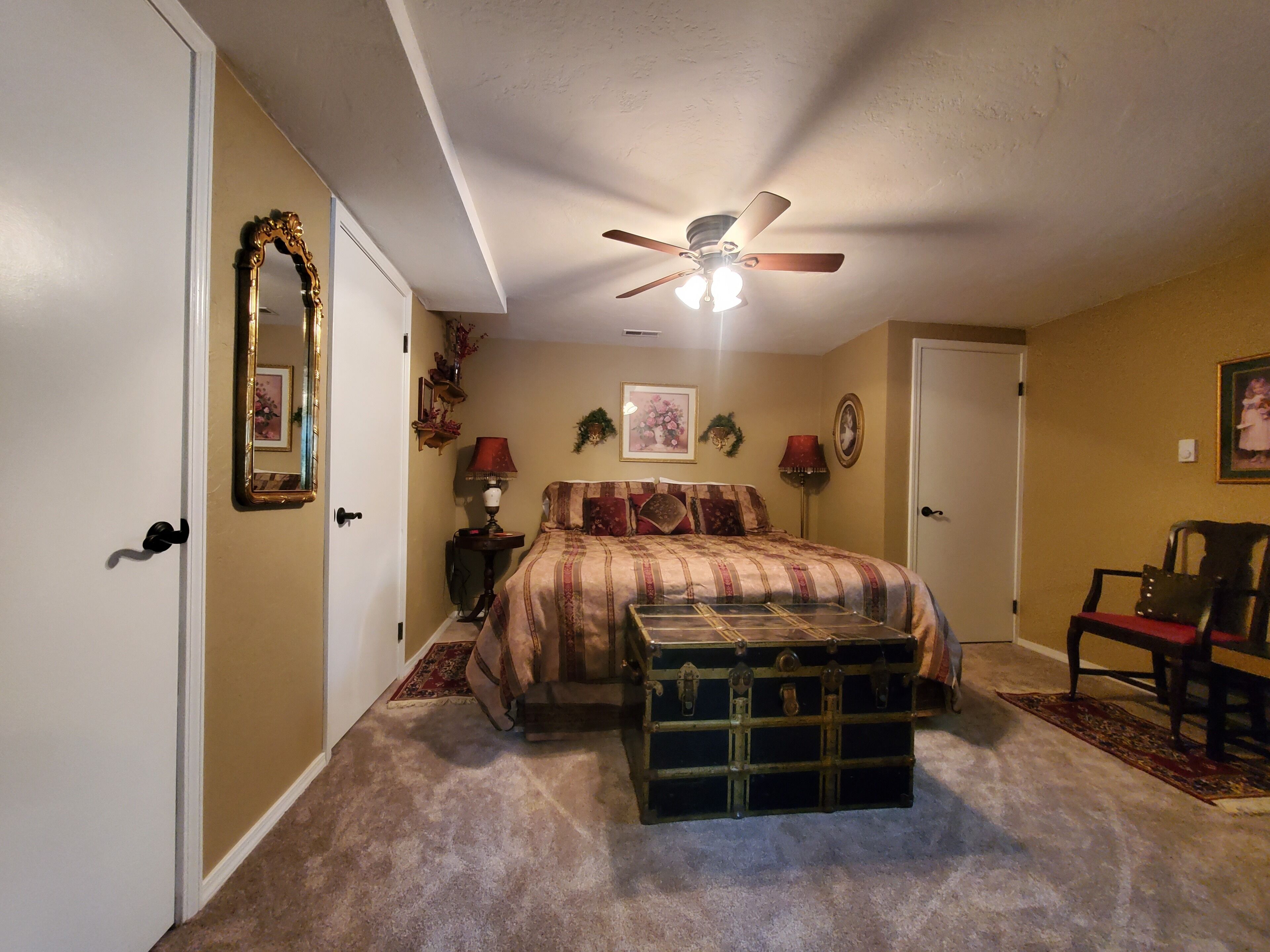 Large King bed, plenty of closet space & storage. All bed linens provided.
