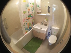 Dusche, Haartrockner, Handtücher