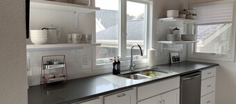 CASA B Soha Mi ADORABLE APARTMENT Steps from beautiful NORTH BEACH sleeps 4