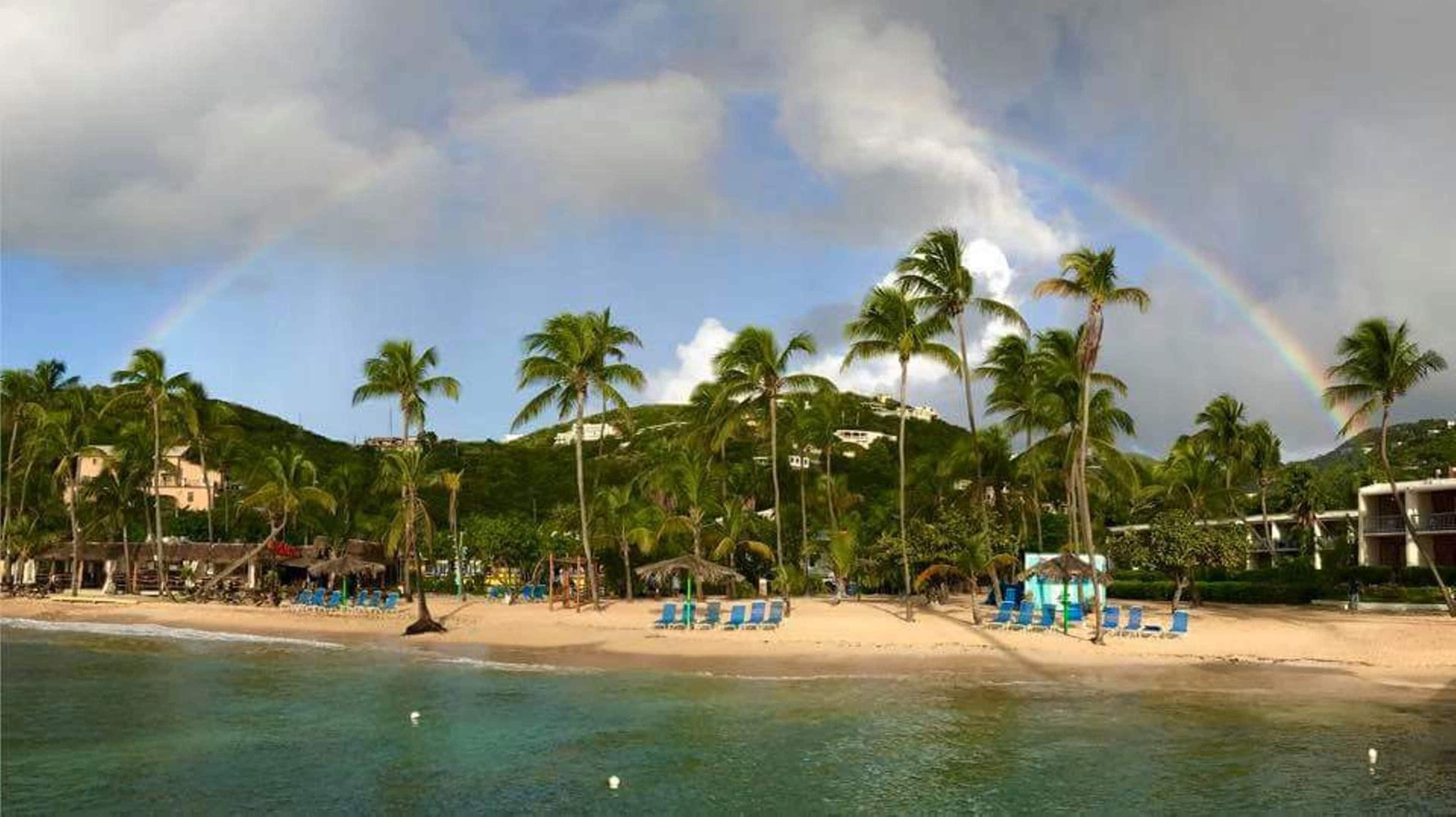 Beach nearby, sun-loungers, beach towels