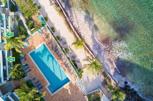 Playa Linda - St. Thomas Oceanfront Studio Condo at Pool & Bolongo Beach, USVI