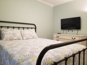 5 habitaciones, tabla de planchar con plancha y cuna de viaje 