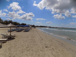 靠近海滩、沙滩毛巾