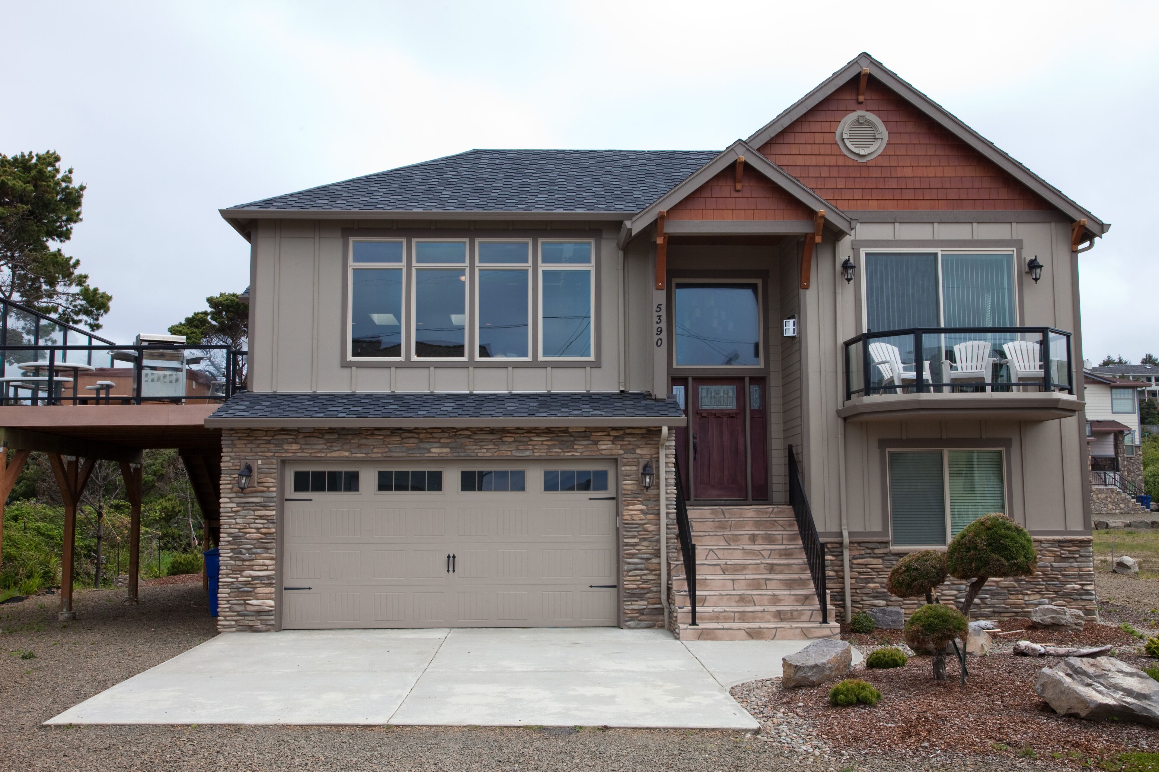 Ocean View Beach Home~Roads End~Hot Tub~Sauna~WiFi~Pool Table