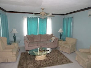 TV, DVD player