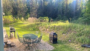 Outdoor dining - Minutes from downtown Great Barrington, Convenient location (Great Barrington)