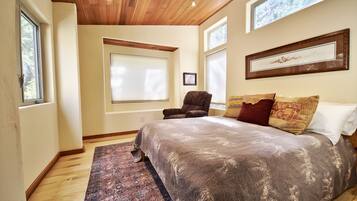 2 quartos, ferros/tábuas de passar roupa, Wi-Fi, roupa de cama