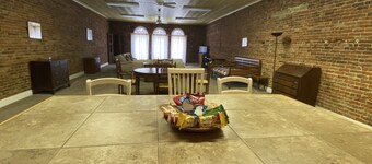 Stay in the Heart of Washington County between Austin & Houston