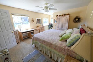 2 bedrooms, desk, iron/ironing board, free WiFi