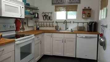 Frigorífic, microones, forn i placa de cuina