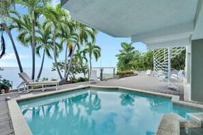 Outdoor pool - Ocean Front Modern Home (Summerland Key)