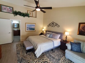 3 makuuhuonetta, silitysrauta/-lauta, vauvan matkasänky, ilmainen Wi-Fi