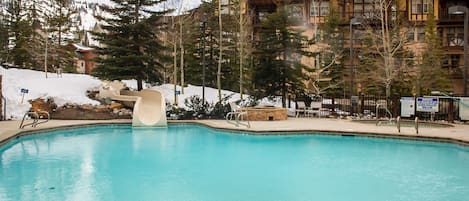 Piscine extérieure, piscine chauffée