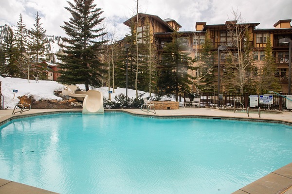 AuĂenpool, beheizter Pool