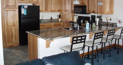 Arnold's Luxury Lake Front Condo and Marina