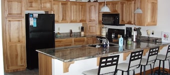 Arnold's Luxury Lake Front Condo and Marina