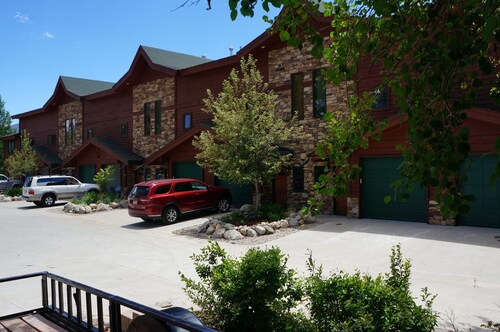 Arnold's Luxury Lake Front Condo and Marina