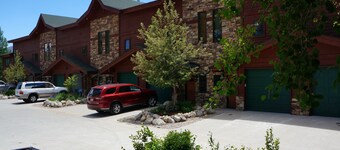 Arnold's Luxury Lake Front Condo and Marina