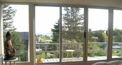 Monhegan Island Retreat - Spacious with 4 bedrooms and gorgeous ocean views.<br>
