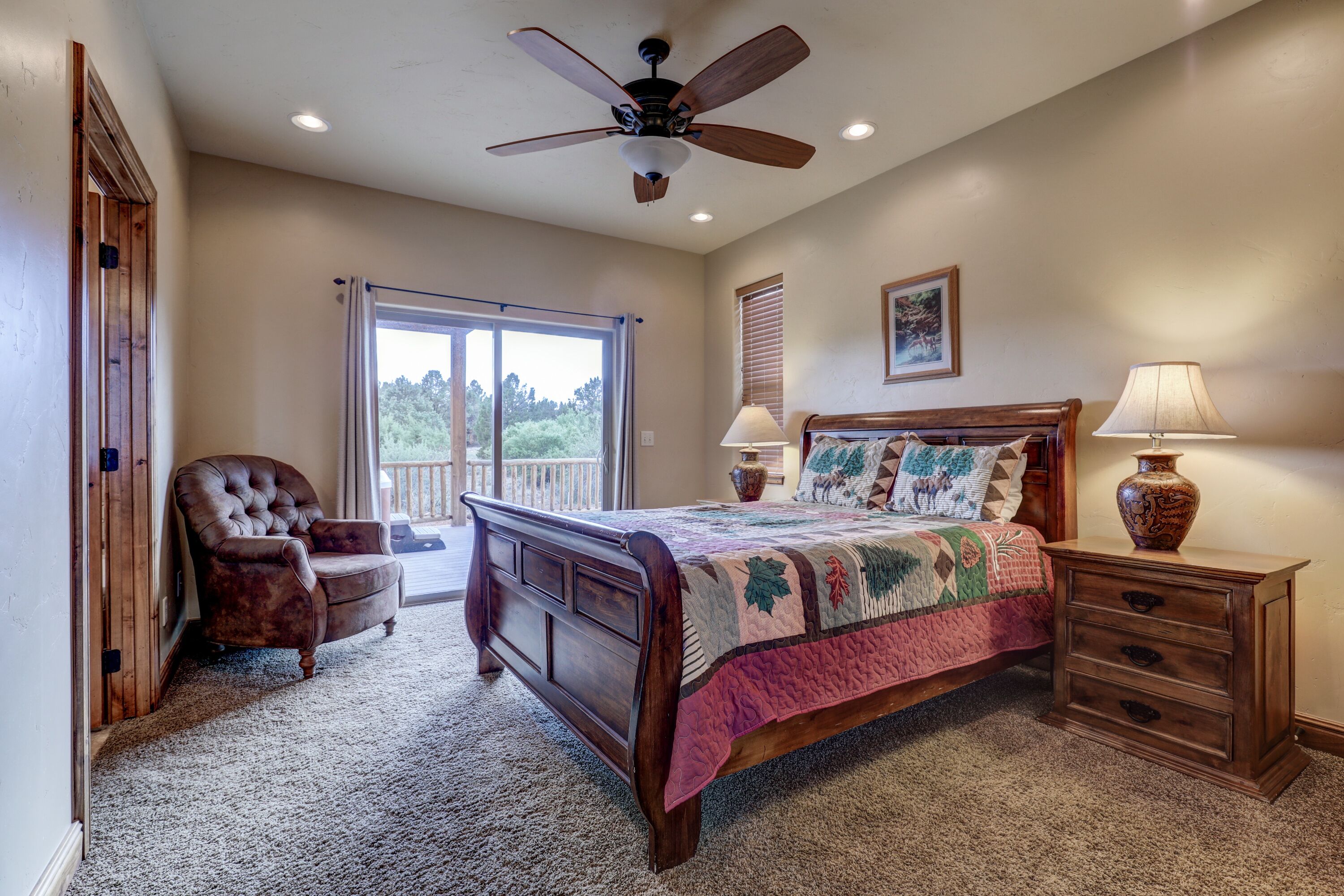 4 bedrooms, iron/ironing board, free WiFi, bed sheets