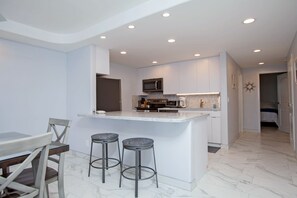 Fridge, microwave, oven, stovetop -  a 'Haven Away' with Spectacular Panoramic View/Newly Remodeled (San Diego)