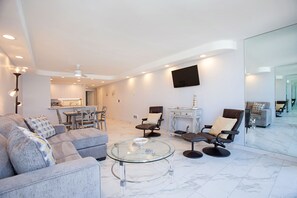 Smart TV, books -  a 'Haven Away' with Spectacular Panoramic View/Newly Remodeled (San Diego)