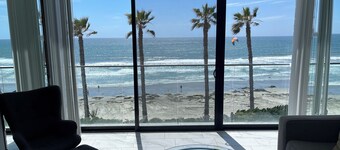  a 'Haven Away' with Spectacular Panoramic View/Newly Remodeled