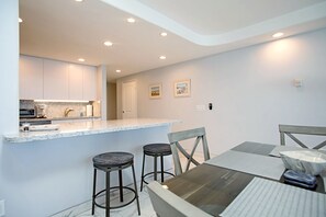 Dining -  a 'Haven Away' with Spectacular Panoramic View/Newly Remodeled (San Diego)