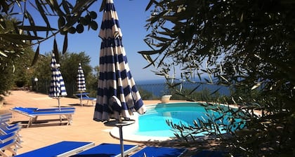 Villa 'Ai Galli' - el paraíso de la naturaleza en el mar Mediterráneo