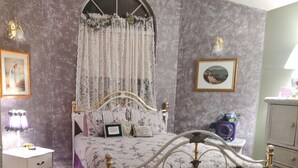 1 chambre, fer et planche à repasser, accès au Wi-Fi (inclus)